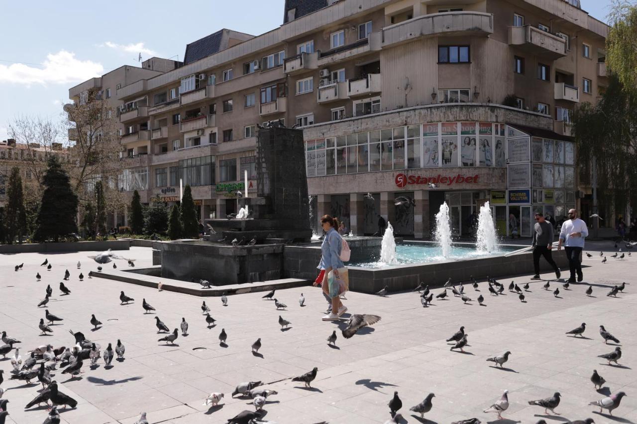 Central View Craiova Exteriör bild